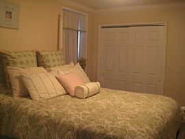 Quaint 1 Bedroom Condo Near Norwalk Hospital and I-95 in Norwalk, CT