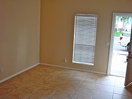 Beautiful 2 Bedroom Townhouse in Very Desirable Neighborhood  in Chandler, AZ (Photo 4 of 5)