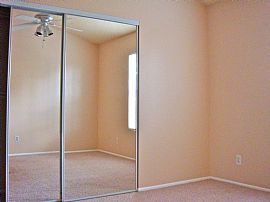 Beautiful 2 Bedroom Townhouse in Very Desirable Neighborhood  in Chandler, AZ (Photo 5 of 5)