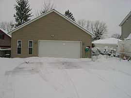 Newer 3 Bedroom Home - Built in 2003 - Near Birmingham Schools in Southfield, MI (Photo 2 of 7)