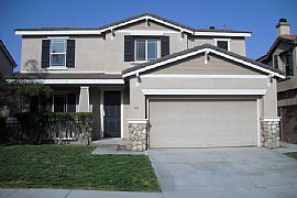 Very Clean 4 Bedroom Home with 2 Car Garage in Gated Community in Oceanside, CA