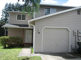 Very Clean 3 Bedroom Duplex Townhouse with Large Backyard in Lacey, WA (Photo 2 of 2)