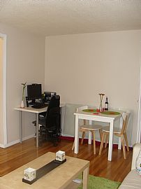 Beautiful 1 Bedroom Condo Apartment with Heat and Water Included in Roselle, NJ (Photo 2 of 7)