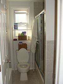 Beautiful 1 Bedroom Condo Apartment with Heat and Water Included in Roselle, NJ (Photo 3 of 7)