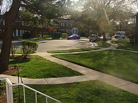 Beautiful 1 Bedroom Condo Apartment with Heat and Water Included in Roselle, NJ (Photo 7 of 7)