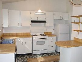 Beautiful 3 Bedroom Home in Stone Mountain! in Stone Mountain, GA (Photo 2 of 5)