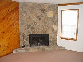 Beautiful 3 Bedroom Home in Stone Mountain! in Stone Mountain, GA (Photo 4 of 5)