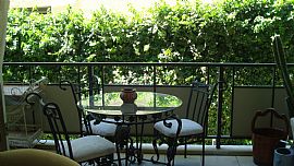 Luxury Celebrity 2 Bedroom High Rise Condo - Dog Friendly in West Hollywood, CA (Photo 3 of 9)