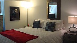 Luxury Celebrity 2 Bedroom High Rise Condo - Dog Friendly in West Hollywood, CA (Photo 6 of 9)