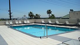 Luxury Celebrity 2 Bedroom High Rise Condo - Dog Friendly in West Hollywood, CA (Photo 8 of 9)