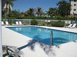 Furnished 2 Bedroom Condos Near Palm Beach International Airport in West Palm Beach, FL (Photo 8 of 12)