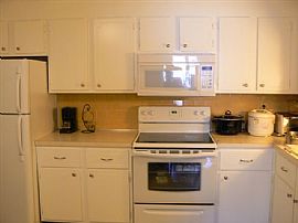 Renovated Top Floor, Spacious Corner Unit Apartment  in Boxborough, MA