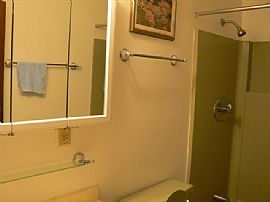 Renovated Top Floor, Spacious Corner Unit Apartment  in Boxborough, MA (Photo 2 of 6)