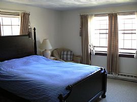 Renovated Top Floor, Spacious Corner Unit Apartment  in Boxborough, MA (Photo 4 of 6)
