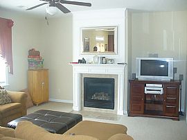 Spacious 5 Bedroom Home with Fenced in Backyard. in Atlanta, GA (Photo 5 of 9)