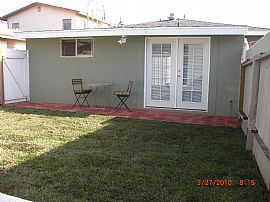 Quaint Studio with Open Floor Plan and Private Back Yard in Costa Mesa, CA