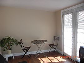 Quaint Studio with Open Floor Plan and Private Back Yard in Costa Mesa, CA (Photo 4 of 5)