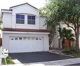 Big 4 Bedroom Home on Lake with Pool - Available Mid-June in Davie, FL