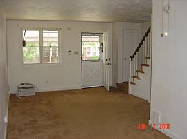 Pet Friendly 2 Bedroom Home with Fenced Yard -  Available in May in Jeffersonville, PA (Photo 4 of 6)
