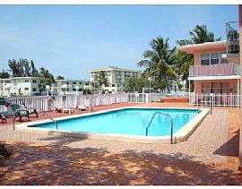 Super Sharp 2 Bedroom Apartment  in Normandy Isle, FL (Photo 3 of 3)