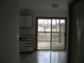 Quiet 2 Bedroom Township Apartment with Central Air in Port Huron Township, MI (Photo 3 of 4)
