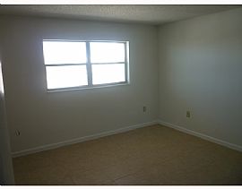 Fantastic 1 Bedroom Apartment in North Miami Beach in Miami Beach, FL (Photo 4 of 5)