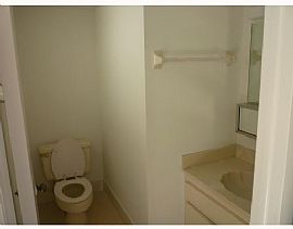 Fantastic 1 Bedroom Apartment in North Miami Beach in Miami Beach, FL (Photo 5 of 5)