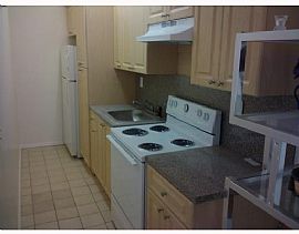 Attractive 1 Bedroom Apartment in South Miami Beach  in Miami Beach, FL (Photo 4 of 5)