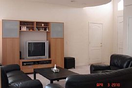 Convenient Location! Arcadia Pud/townhome For Lease! in Arcadia, CA (Photo 2 of 12)