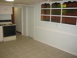 Great 1 Bedroom Basement Apartment Private Yard in North Billerica, MA (Photo 4 of 9)