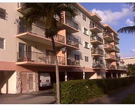 Great 2 Bedroom Apartment with Tile Floor, Community Pool in North Miami Beach, FL