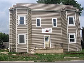 Newly Remodeled 3 BR, 1 BA Apartment with Nice Sized Kitchen in Kewanee, IL