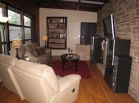 Large Beautiful 2 Bedroom Ranch Home - Completely Remodeled in Des Plaines, IL (Photo 3 of 3)