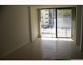 Enticing 1 Bedroom Apartment with Gated Community in Sunny Isles Beach, FL (Photo 5 of 6)