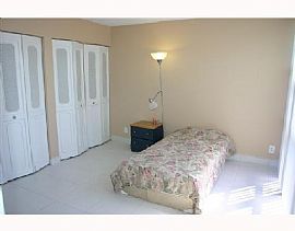 Adorable 2 Bedroom Apartment with Granite Tops in Kitchen in Sunny Isles Beach, FL (Photo 4 of 6)