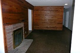 Cozy 3 Bedroom Home with Private Pool and Spa in Redlands, CA (Photo 2 of 12)