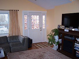 You Will Love This 2 Bedroom Home! in Stamford, CT (Photo 3 of 4)