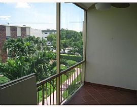 Ideal 1 Bedroom Apartment with Community Pool, and Club House in Hallandale Beach, FL (Photo 5 of 5)