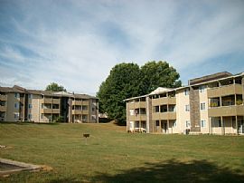 Attractive 2 Bedroom Apartment in Hampton Creek in Cookevle, TN (Photo 2 of 9)