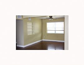 Remarkable 2 Bedroom Apartment with New Kitchen in Miami Beach, FL (Photo 3 of 4)