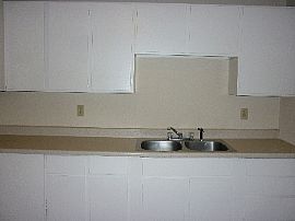 Newly Remodeled 2 Bedroom Apartment with New Flooring in Lakewood, WA (Photo 2 of 3)