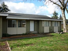 Newly Remodeled 2 Bedroom Apartment with New Flooring in Lakewood, WA (Photo 3 of 3)