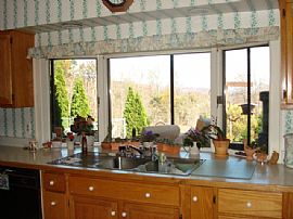 Pristine 3 Bedroom Home with Mountain View in Franklin, NC (Photo 3 of 6)