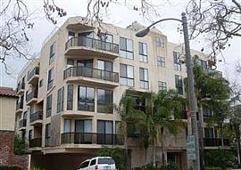 Cozy 1 Bedroom Home on 121 South Canon Drive in Beverly Hills, CA