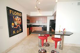 Cozy 1 Bedroom Home on 121 South Canon Drive in Beverly Hills, CA (Photo 5 of 7)