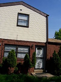 Nice 3 Bedroom Home with Large Yard and Driveway Near CC in Philadelphia, PA