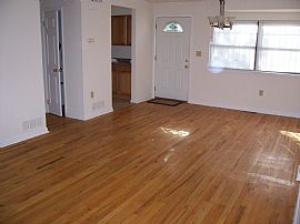 Nice 3 Bedroom Home with Large Yard and Driveway Near CC in Philadelphia, PA (Photo 2 of 6)