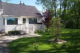 Big 3 Bedroom Home on 2.5 Lot in Wonder Lake, IL (Photo 11 of 12)