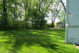 Big 3 Bedroom Home on 2.5 Lot in Wonder Lake, IL (Photo 12 of 12)