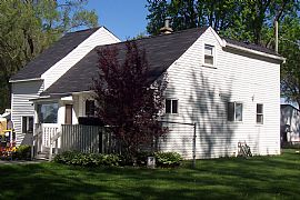 Big 3 Bedroom Home on 2.5 Lot in Wonder Lake, IL